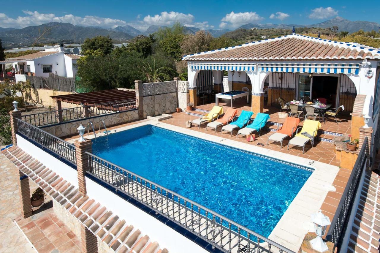 Villa Triana Нерха Екстер'єр фото